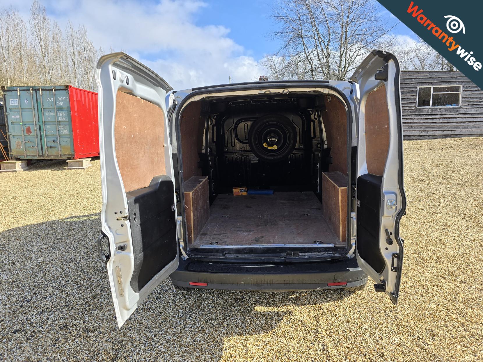 Vauxhall Combo 1.3 CDTi 2300 ecoFLEX 16v Temperature Controlled 3dr Diesel Manual FWD L2 H1 (s/s) (123 g/km, 94 bhp)