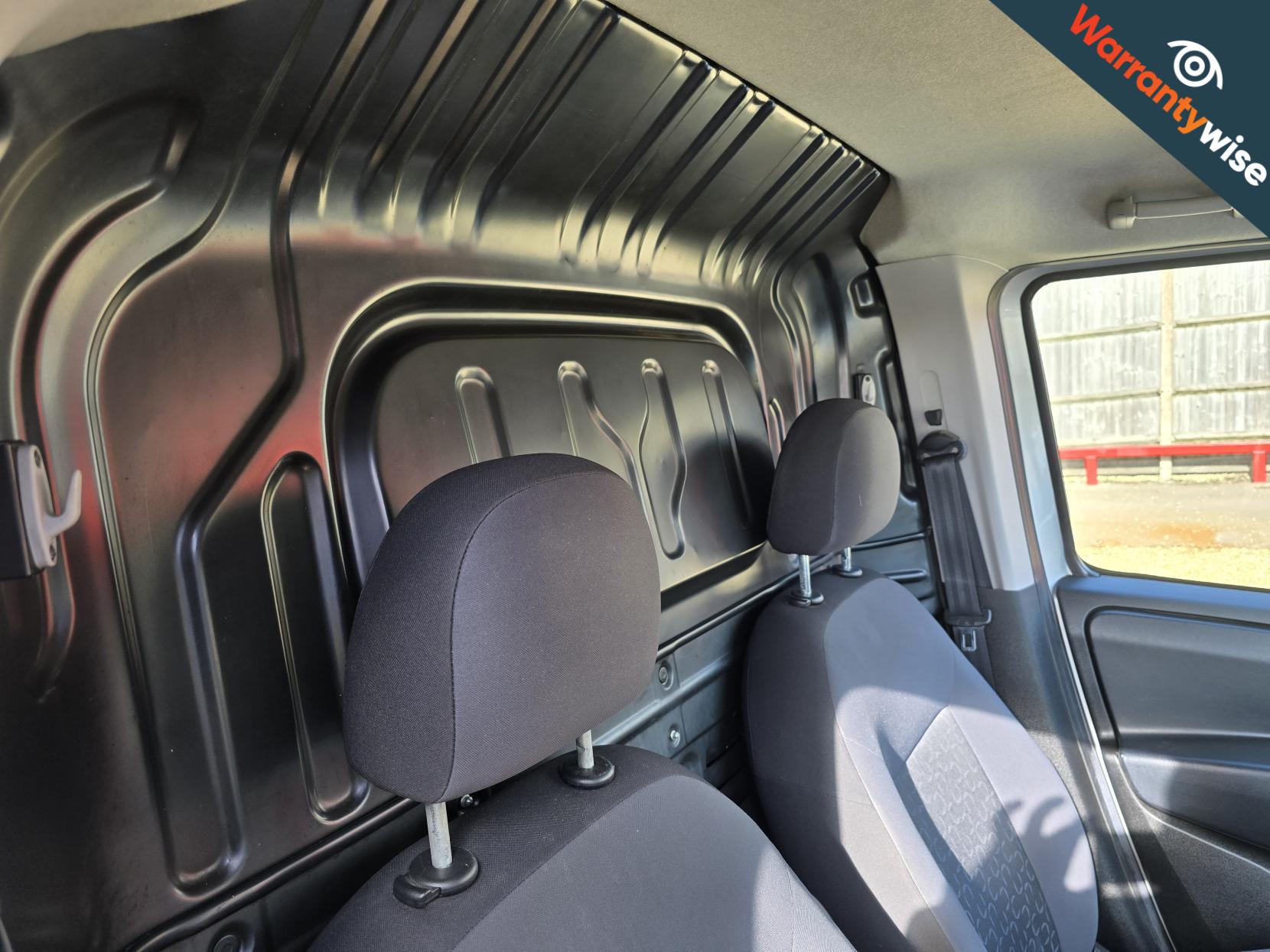 Vauxhall Combo 1.3 CDTi 2300 ecoFLEX 16v Temperature Controlled 3dr Diesel Manual FWD L2 H1 (s/s) (123 g/km, 94 bhp)