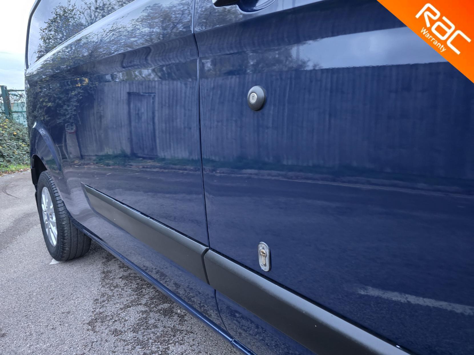 Ford Transit Custom 2.0 300 EcoBlue Trend Panel Van 5dr Diesel Manual L2 H1 Euro 6 (105 ps)