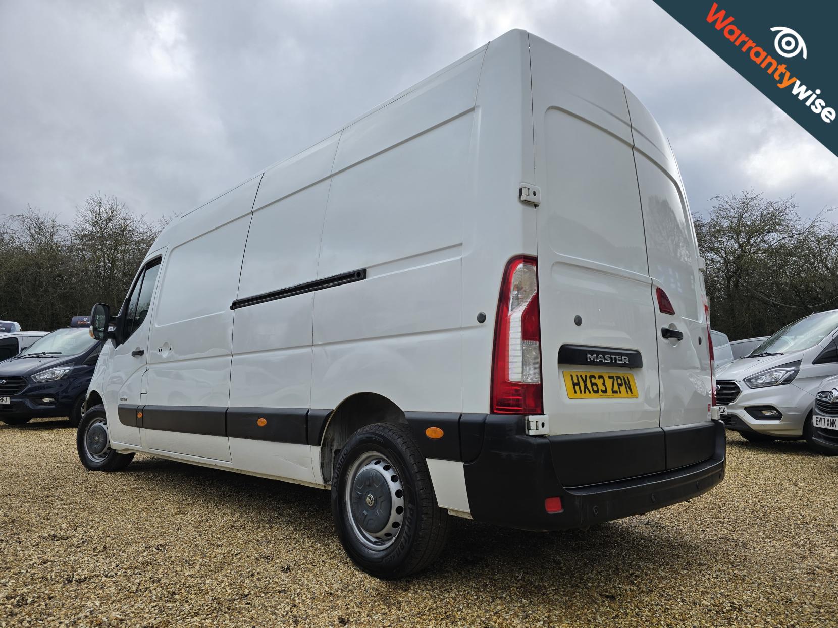 Renault Master 2.3 dCi 35 Panel Van 5dr Diesel Manual FWD LWB Medium Roof Euro 5 (125 ps)