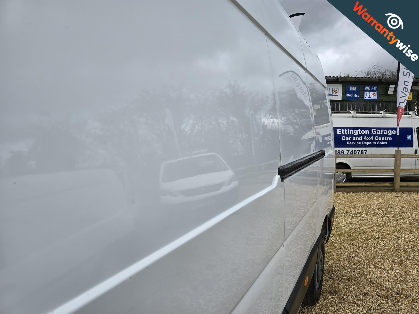 Renault Master 2.3 dCi 35 Panel Van 5dr Diesel Manual FWD LWB Medium Roof Euro 5 (125 ps)