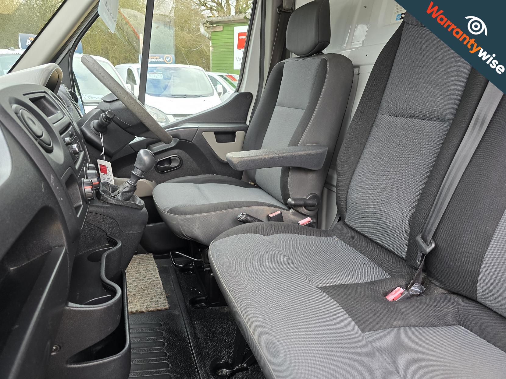 Renault Master 2.3 dCi 35 Panel Van 5dr Diesel Manual FWD LWB Medium Roof Euro 5 (125 ps)