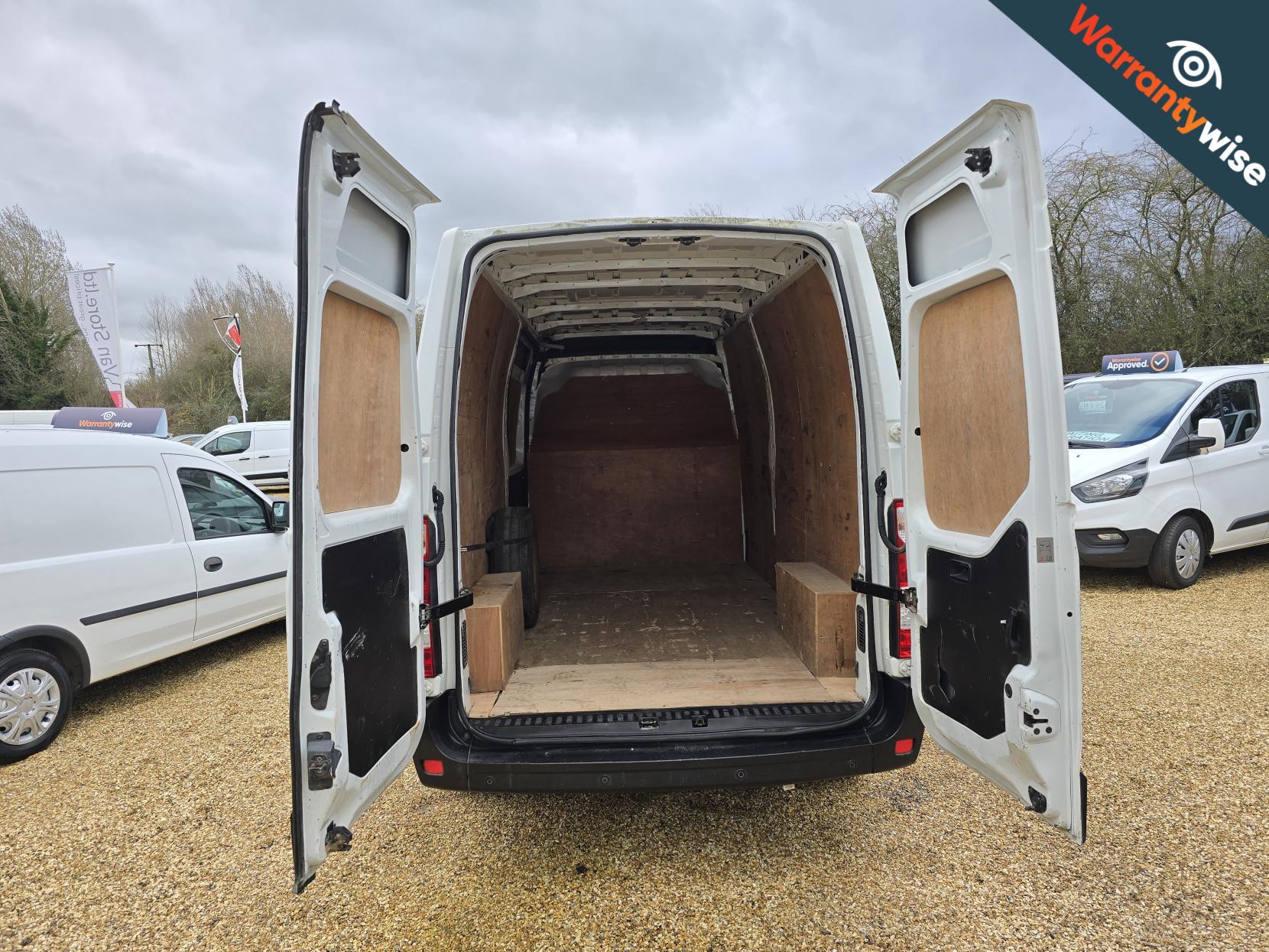 Renault Master 2.3 dCi 35 Panel Van 5dr Diesel Manual FWD LWB Medium Roof Euro 5 (125 ps)