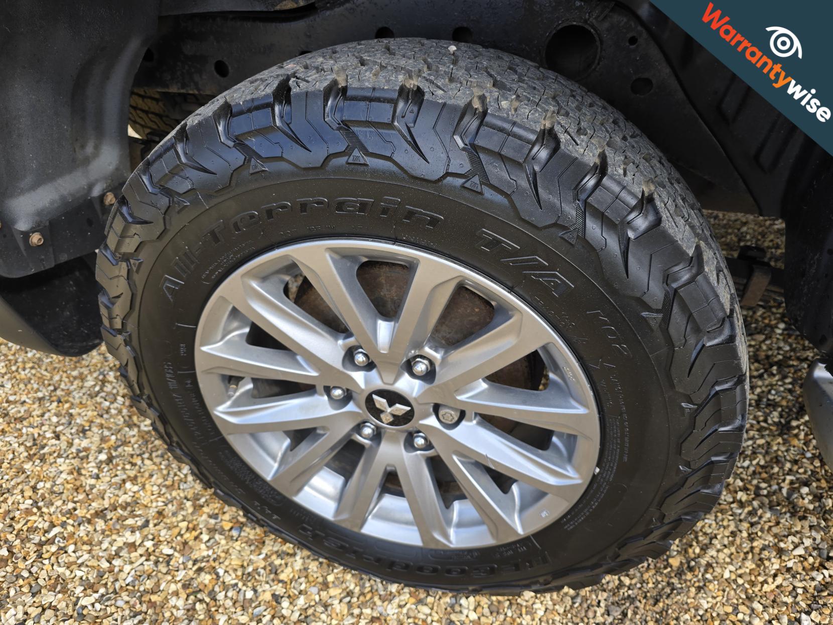 Mitsubishi L200 2.4 DI-D DC Barbarian Pickup Double Cab 4dr Diesel Auto 4WD Euro 6 (178 ps)