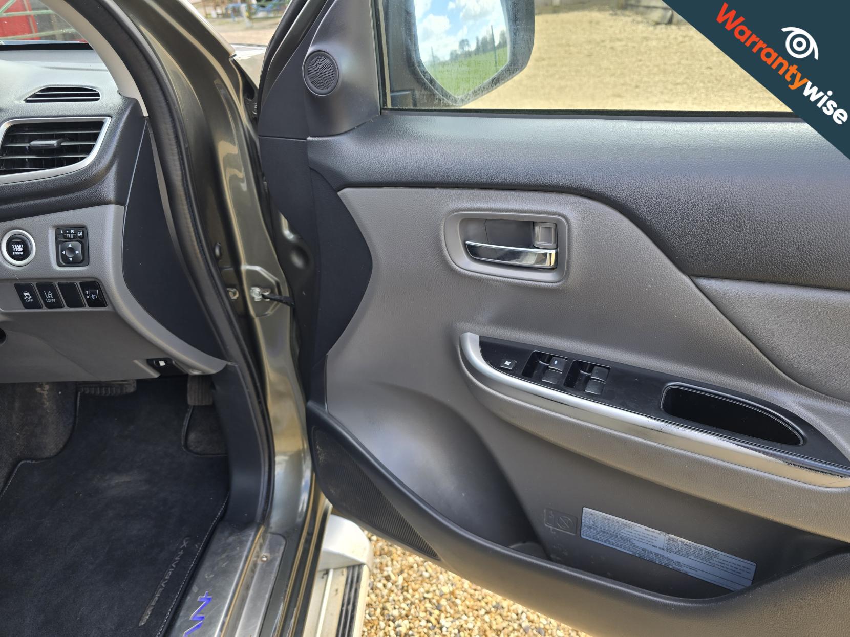 Mitsubishi L200 2.4 DI-D DC Barbarian Pickup Double Cab 4dr Diesel Auto 4WD Euro 6 (178 ps)