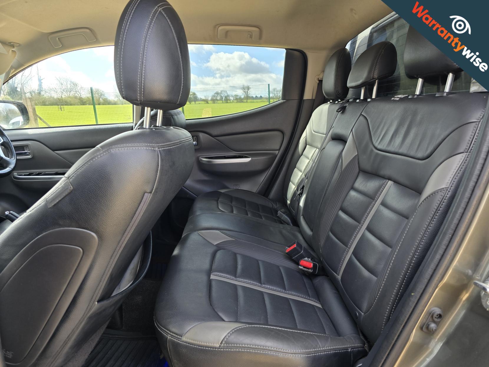 Mitsubishi L200 2.4 DI-D DC Barbarian Pickup Double Cab 4dr Diesel Auto 4WD Euro 6 (178 ps)