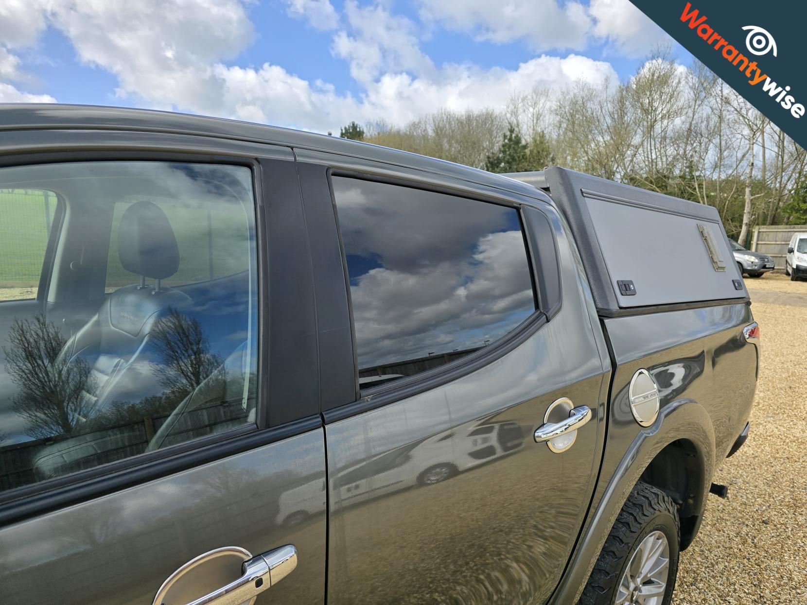 Mitsubishi L200 2.4 DI-D DC Barbarian Pickup Double Cab 4dr Diesel Auto 4WD Euro 6 (178 ps)