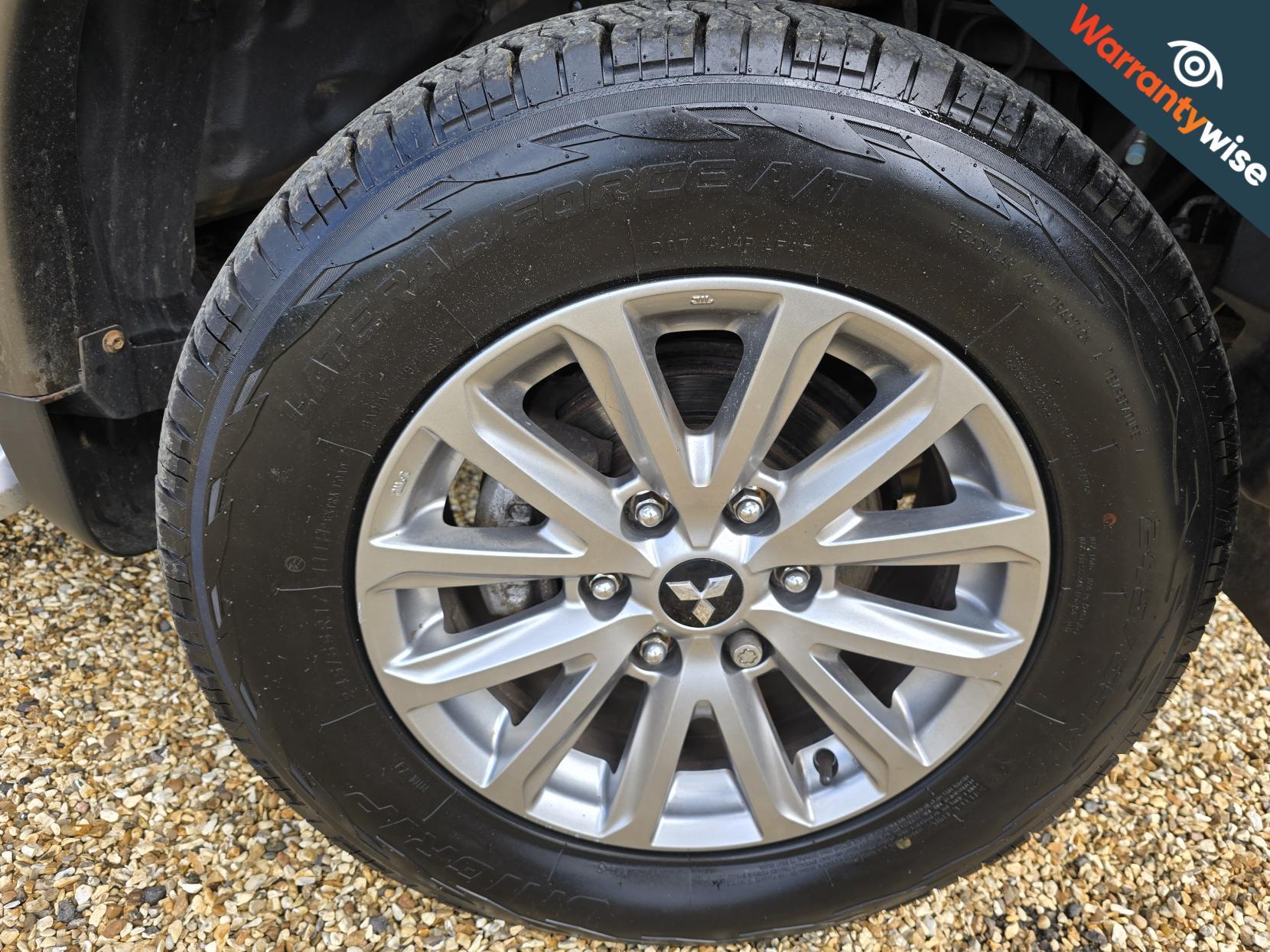 Mitsubishi L200 2.4 DI-D DC Barbarian Pickup Double Cab 4dr Diesel Auto 4WD Euro 6 (178 ps)