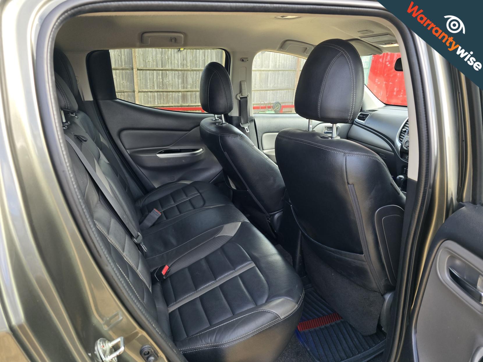 Mitsubishi L200 2.4 DI-D DC Barbarian Pickup Double Cab 4dr Diesel Auto 4WD Euro 6 (178 ps)