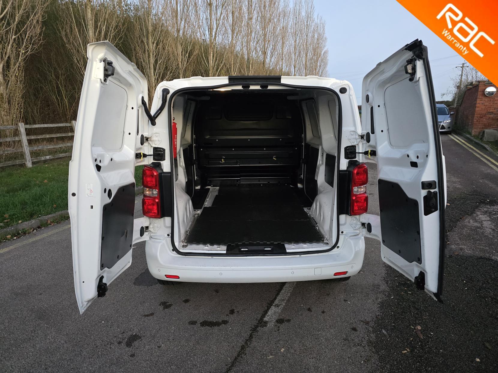 Peugeot Expert 2.0 BlueHDi 1400 Professional Premium Standard Panel Van 6dr Diesel Manual MWB Euro 6 (s/s) (145 ps)