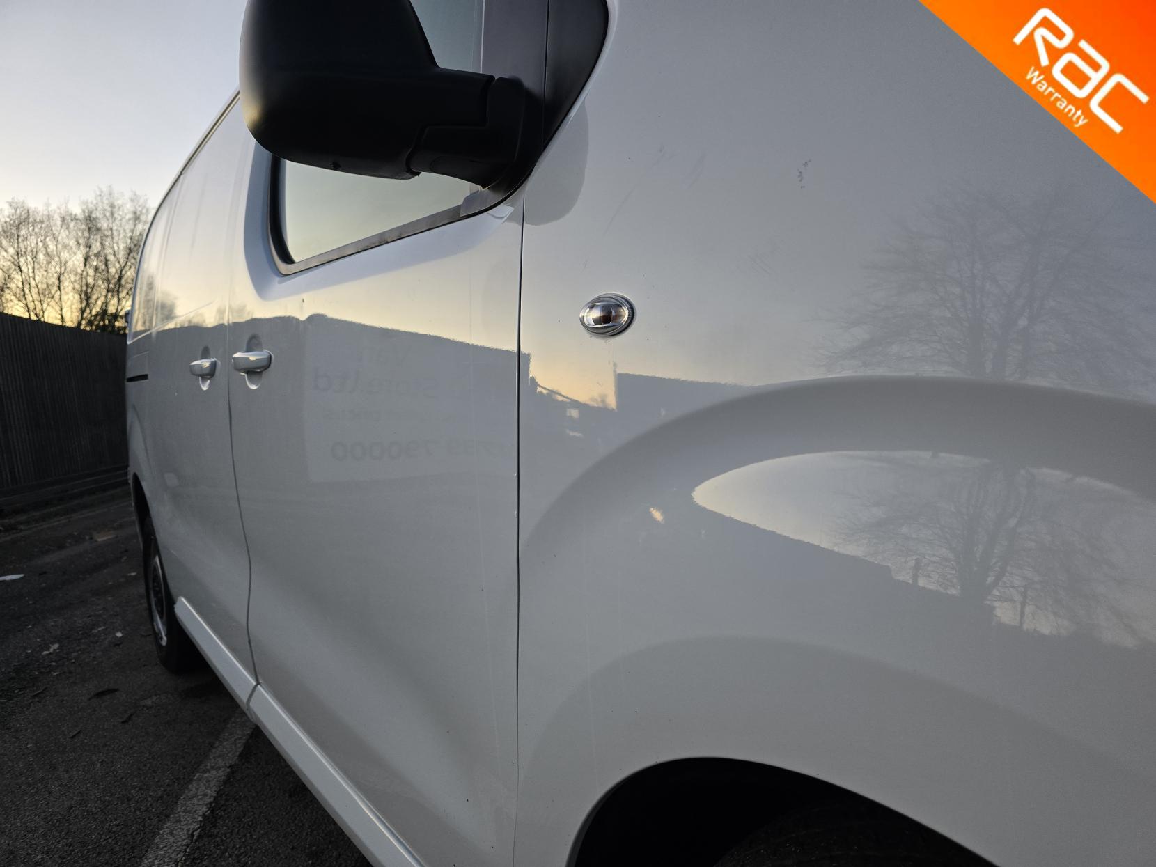 Peugeot Expert 2.0 BlueHDi 1400 Professional Premium Standard Panel Van 6dr Diesel Manual MWB Euro 6 (s/s) (145 ps)