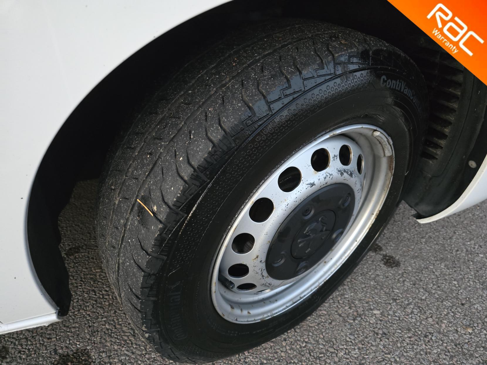 Peugeot Expert 2.0 BlueHDi 1400 Professional Premium Standard Panel Van 6dr Diesel Manual MWB Euro 6 (s/s) (145 ps)