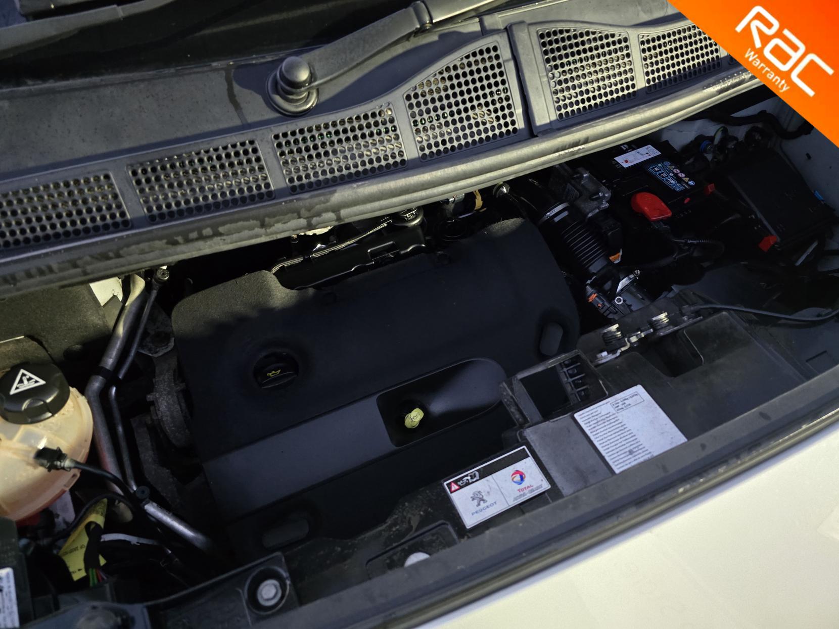 Peugeot Expert 2.0 BlueHDi 1400 Professional Premium Standard Panel Van 6dr Diesel Manual MWB Euro 6 (s/s) (145 ps)