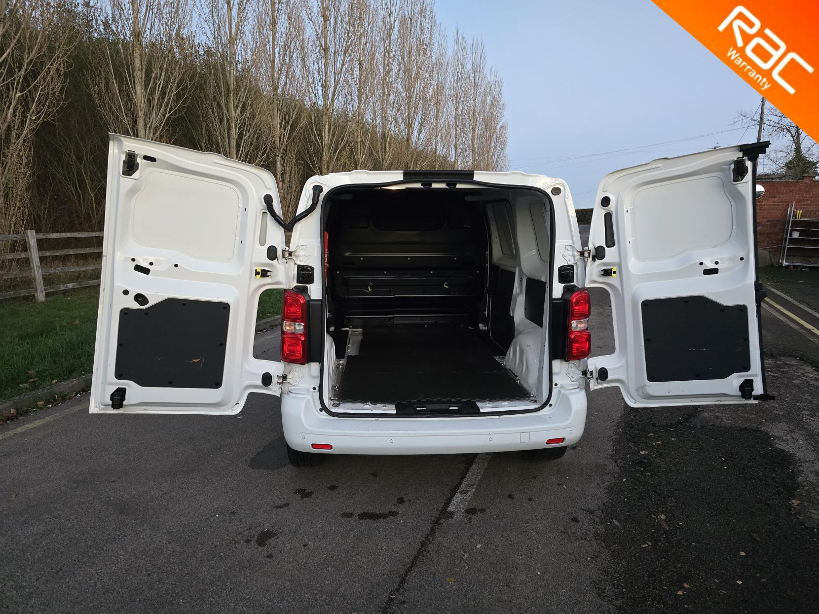 Peugeot Expert 2.0 BlueHDi 1400 Professional Premium Standard Panel Van 6dr Diesel Manual MWB Euro 6 (s/s) (145 ps)