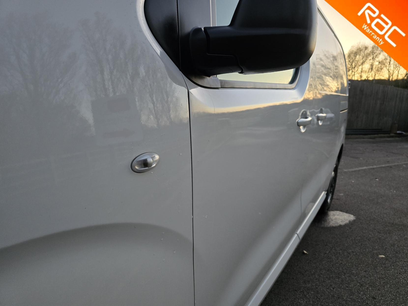 Peugeot Expert 2.0 BlueHDi 1400 Professional Premium Standard Panel Van 6dr Diesel Manual MWB Euro 6 (s/s) (145 ps)