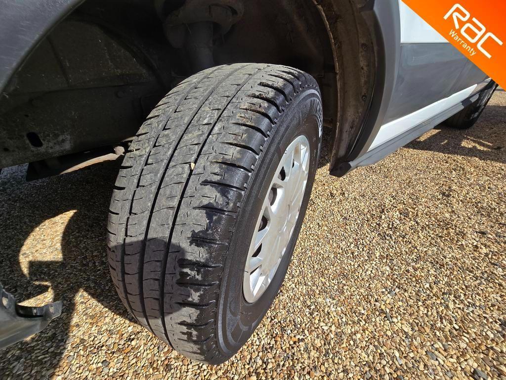 Ford Transit 2.2 TDCi 350 RWD L2 H2 Euro 5 5dr