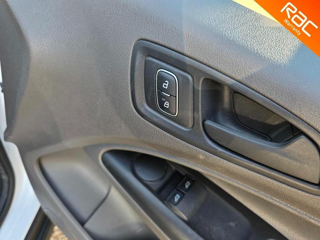 Ford Transit Connect 1.5 210 EcoBlue L2 Euro 6 (s/s) 5dr