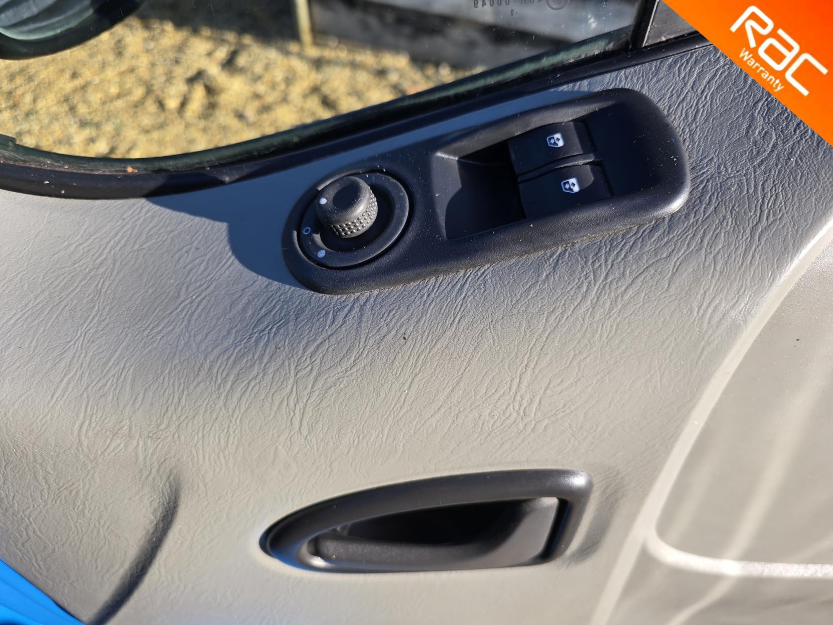 Vauxhall Vivaro 2.0 2900 CDTi Panel Van 4dr Diesel Manual FWD L3 (215 g/km, 113 bhp)