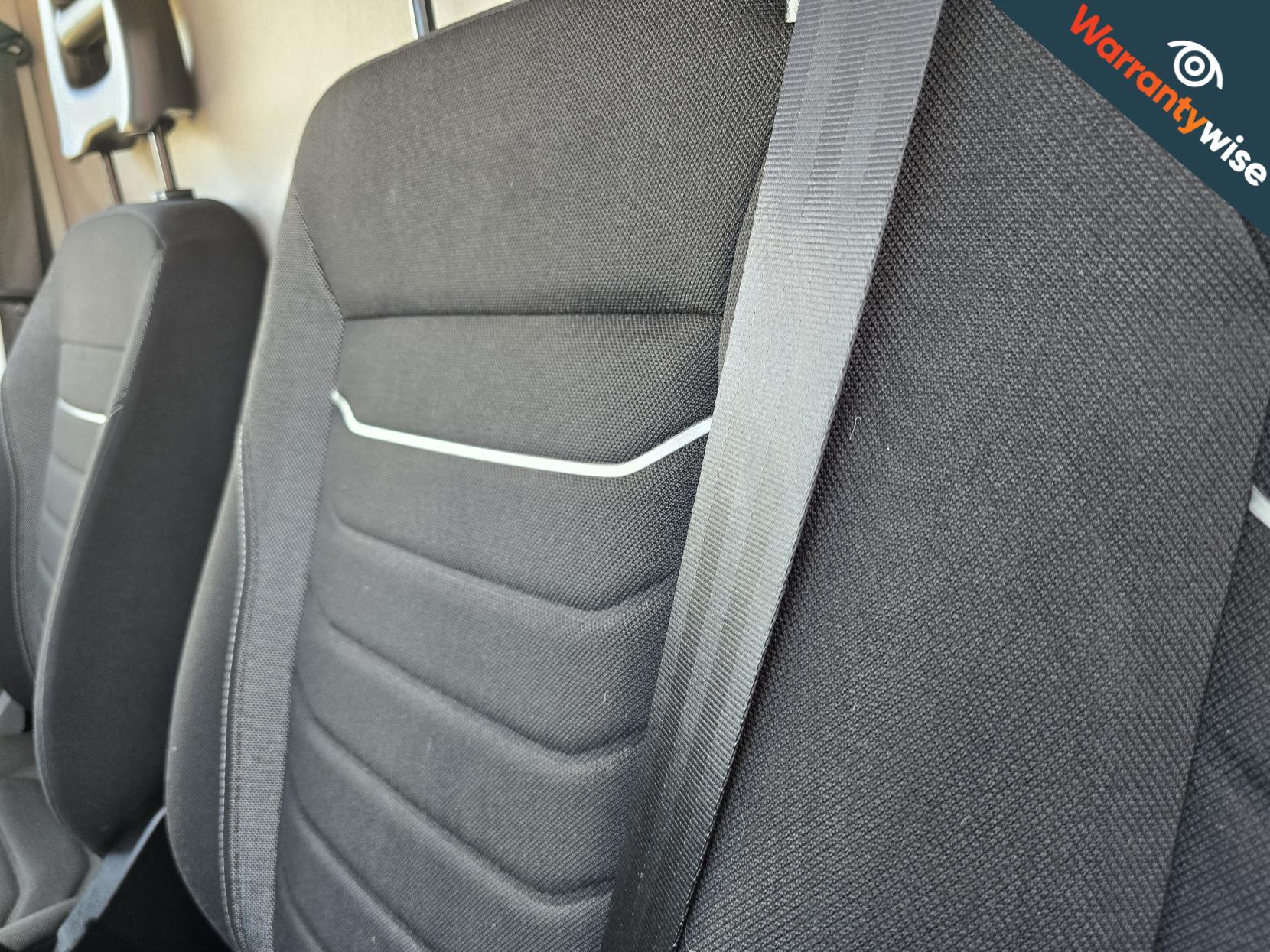 Iveco Daily 2.3D HPI 14V 35S 3520 Panel Van 5dr Diesel Manual MWB H2 Euro 6 (s/s) (136 ps)