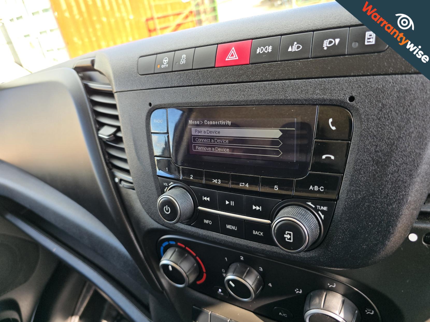 Iveco Daily 2.3D HPI 14V 35S 3520 Panel Van 5dr Diesel Manual MWB H2 Euro 6 (s/s) (136 ps)