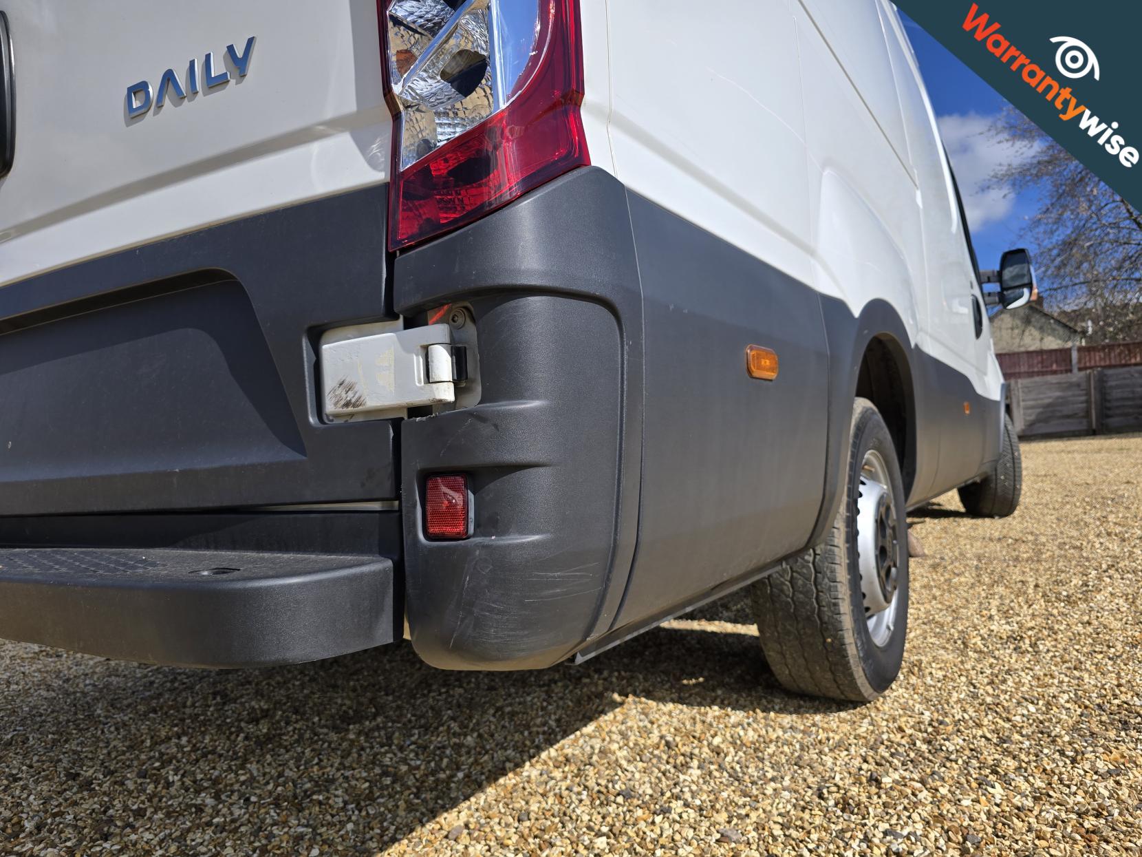 Iveco Daily 2.3D HPI 14V 35S 3520 Panel Van 5dr Diesel Manual MWB H2 Euro 6 (s/s) (136 ps)