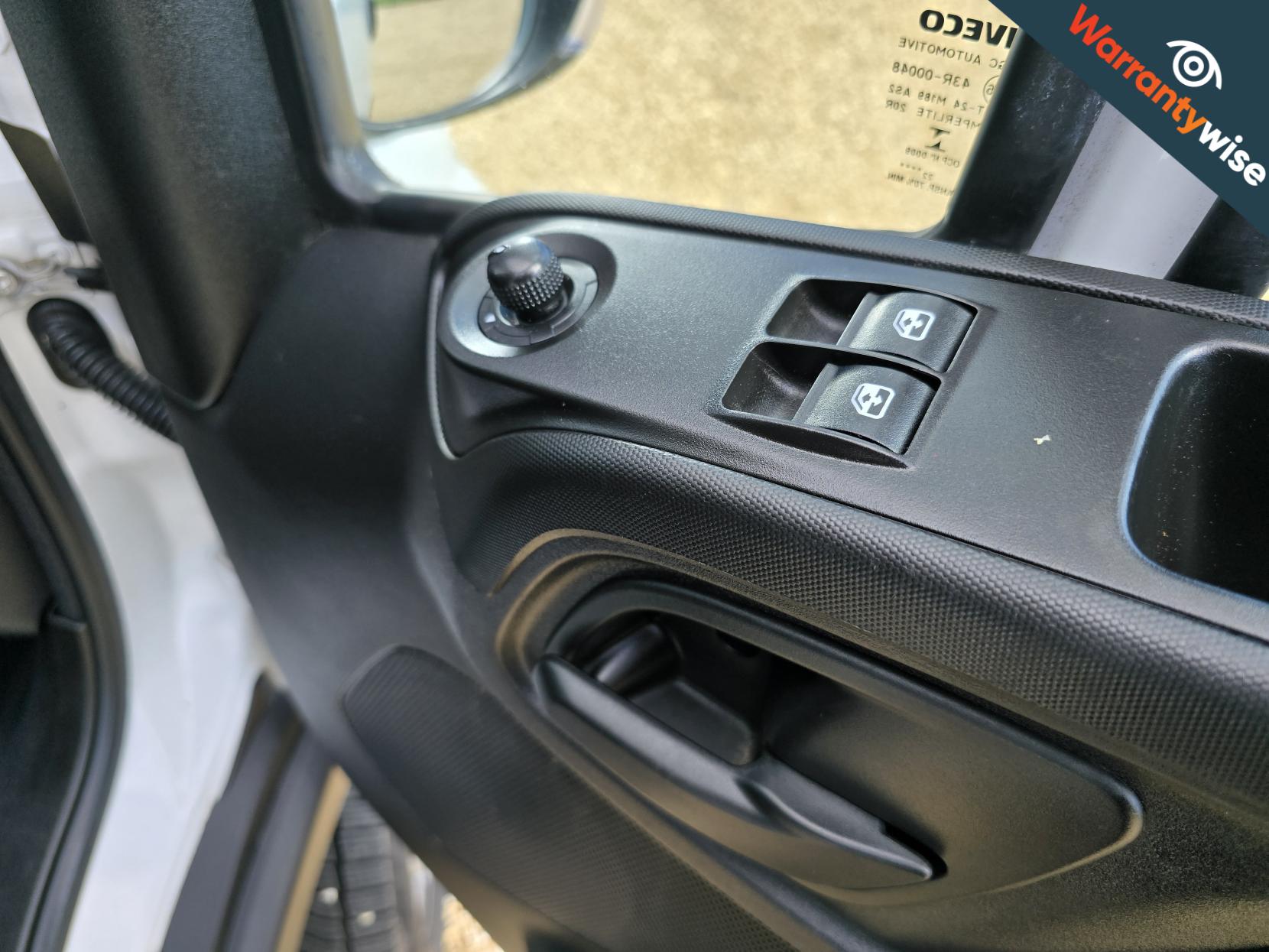 Iveco Daily 2.3D HPI 14V 35S 3520 Panel Van 5dr Diesel Manual MWB H2 Euro 6 (s/s) (136 ps)