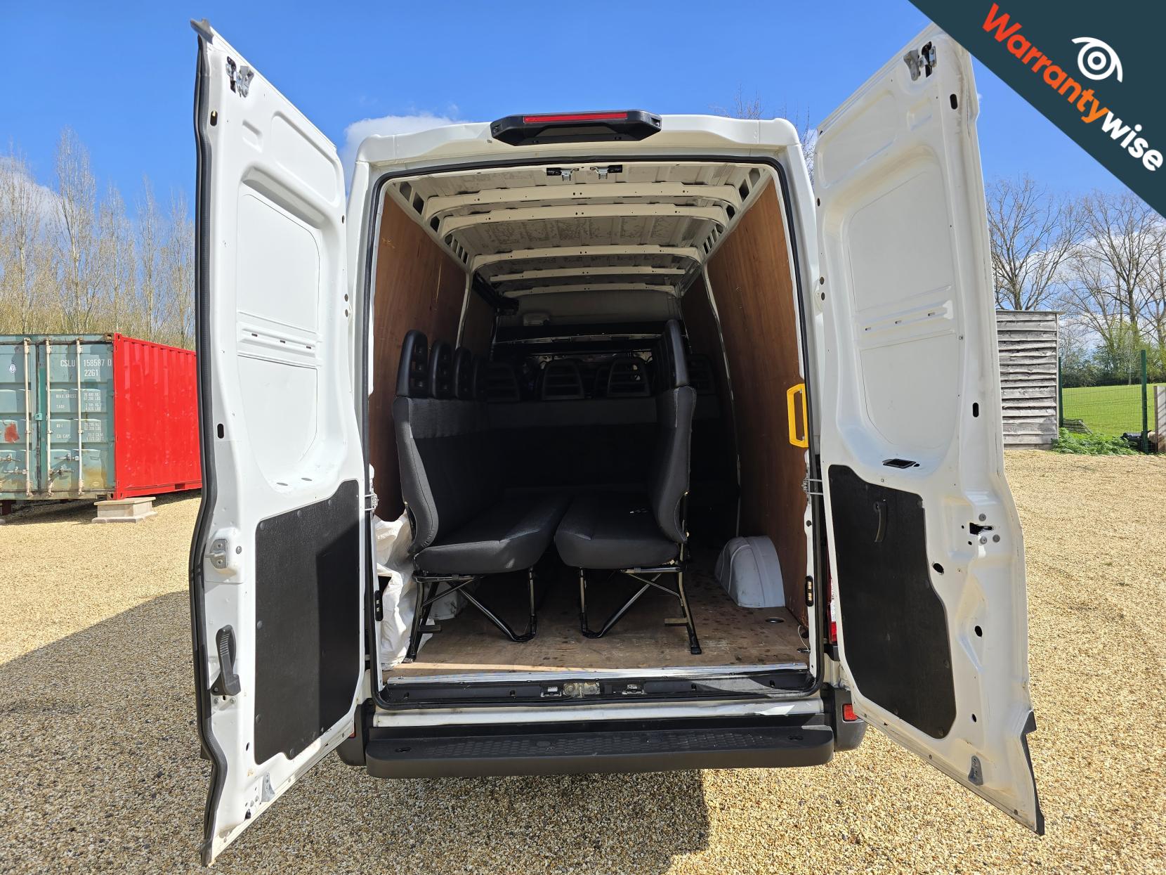 Iveco Daily 2.3D HPI 14V 35S 3520 Panel Van 5dr Diesel Manual MWB H2 Euro 6 (s/s) (136 ps)