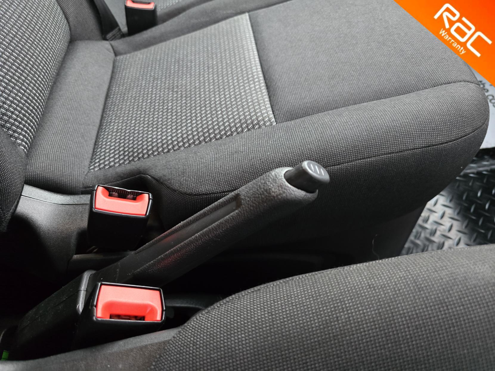 Ford Transit Custom 2.2 TDCi 290 Panel Van 5dr Diesel Manual L2 H1 (186 g/km, 98 bhp)