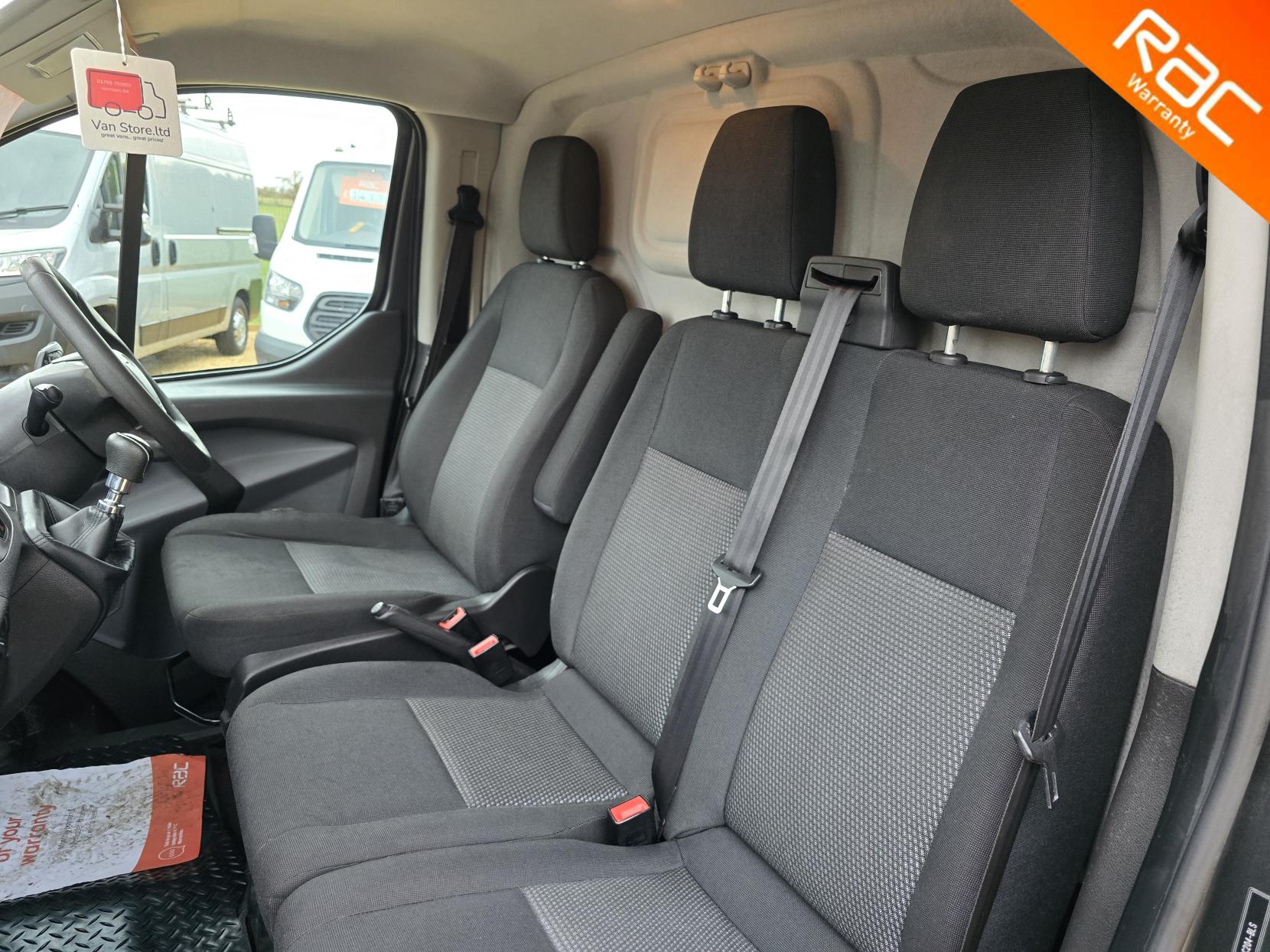 Ford Transit Custom 2.2 TDCi 290 Panel Van 5dr Diesel Manual L2 H1 (186 g/km, 98 bhp)