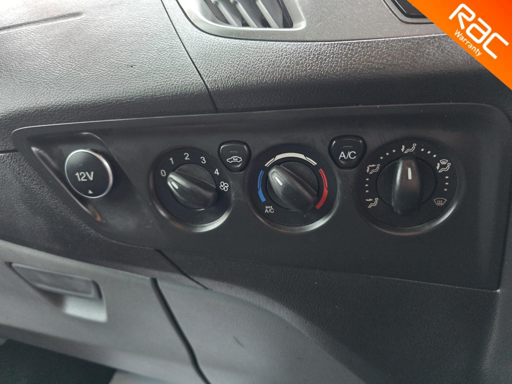 Ford Transit Custom 2.2 TDCi 290 Panel Van 5dr Diesel Manual L2 H1 (186 g/km, 98 bhp)