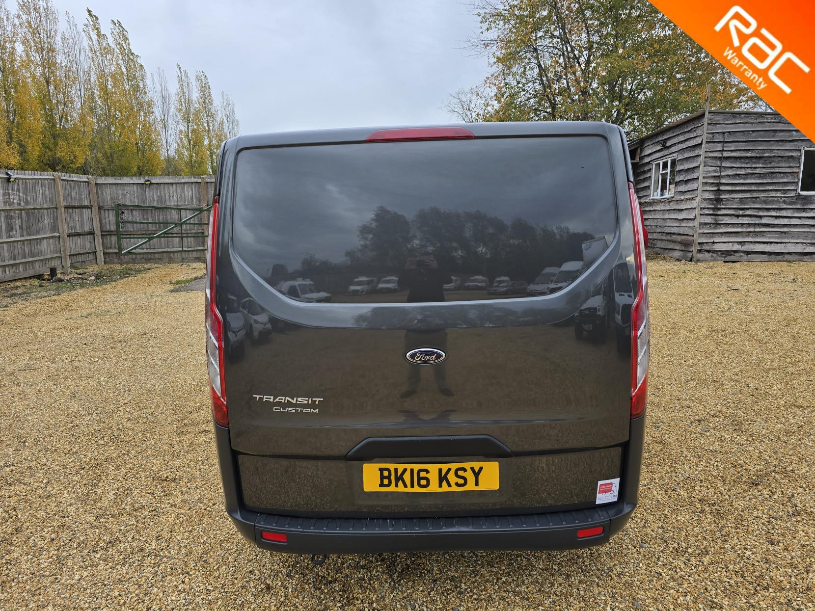 Ford Transit Custom 2.2 TDCi 290 Panel Van 5dr Diesel Manual L2 H1 (186 g/km, 98 bhp)