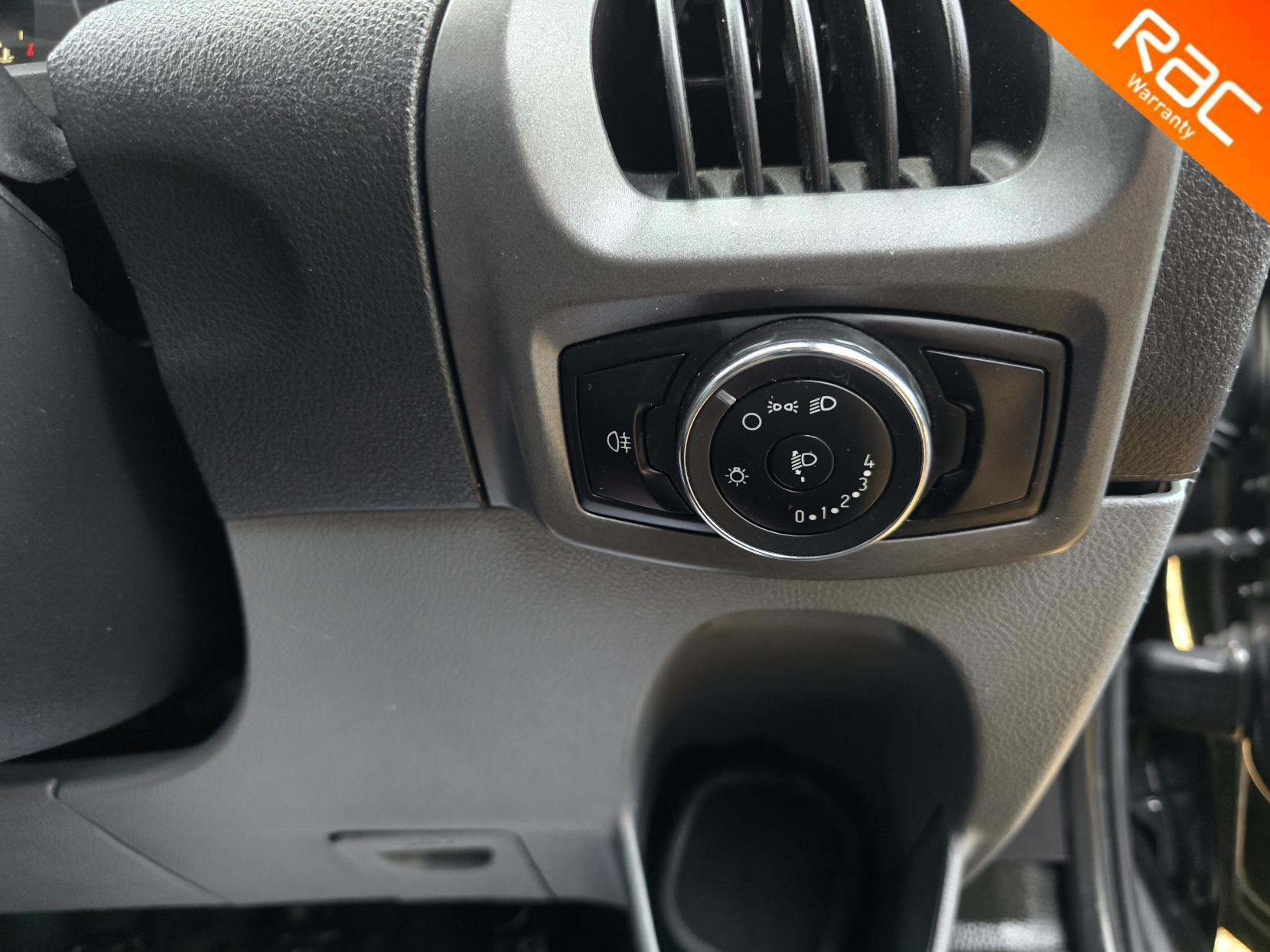 Ford Transit Custom 2.2 TDCi 290 Panel Van 5dr Diesel Manual L2 H1 (186 g/km, 98 bhp)