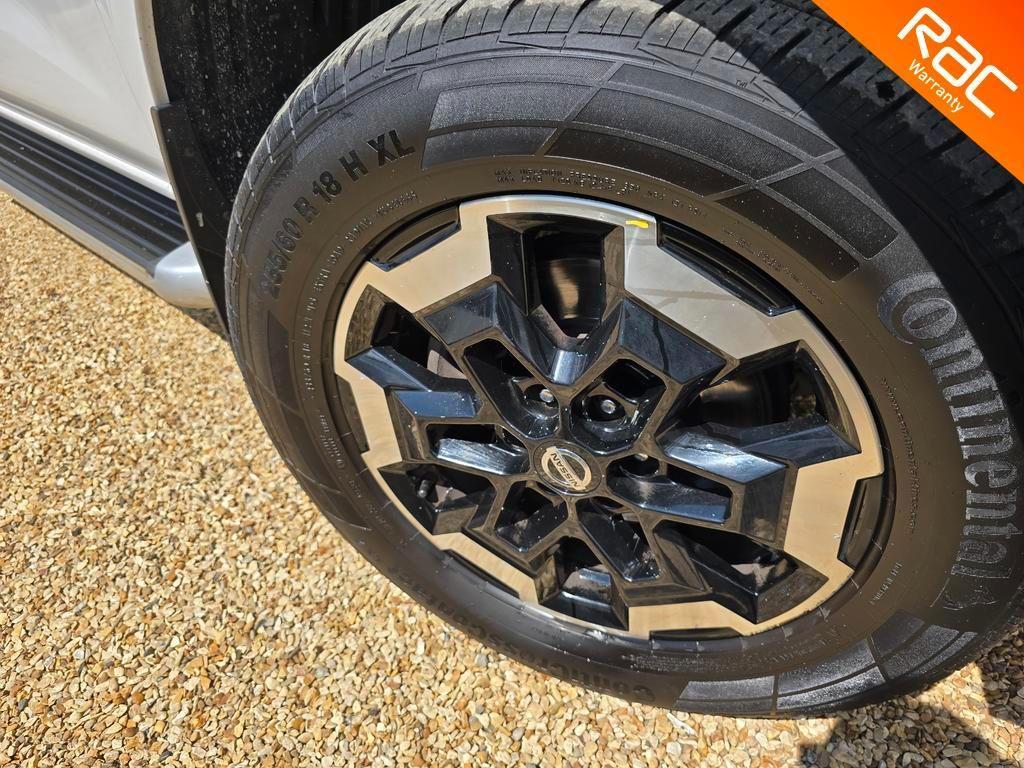 Nissan Navara 2.3 dCi Tekna Auto 4WD Euro 6 4dr