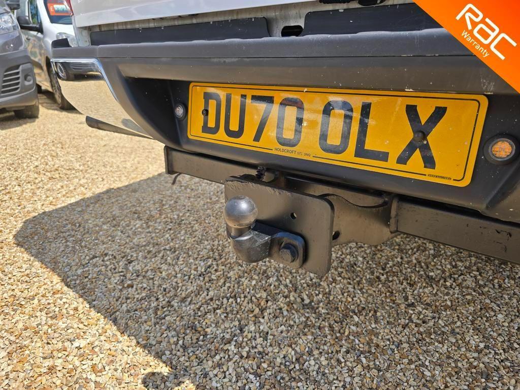 Nissan Navara 2.3 dCi Tekna Auto 4WD Euro 6 4dr