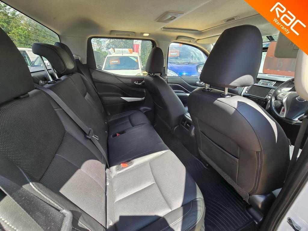 Nissan Navara 2.3 dCi Tekna Auto 4WD Euro 6 4dr