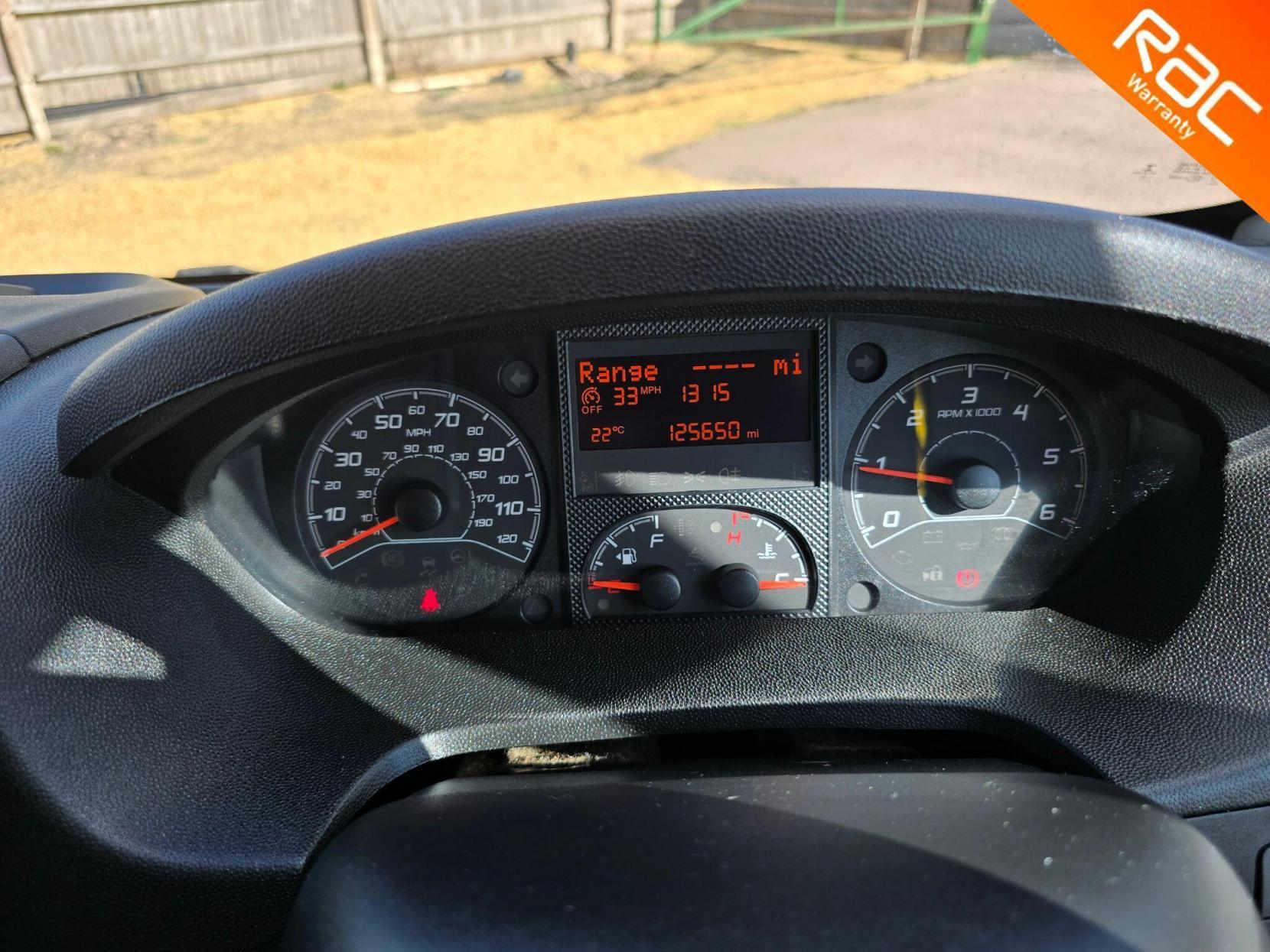 Peugeot Boxer 2.0 BlueHDi 335 Professional L2 H2 Euro 6 5dr