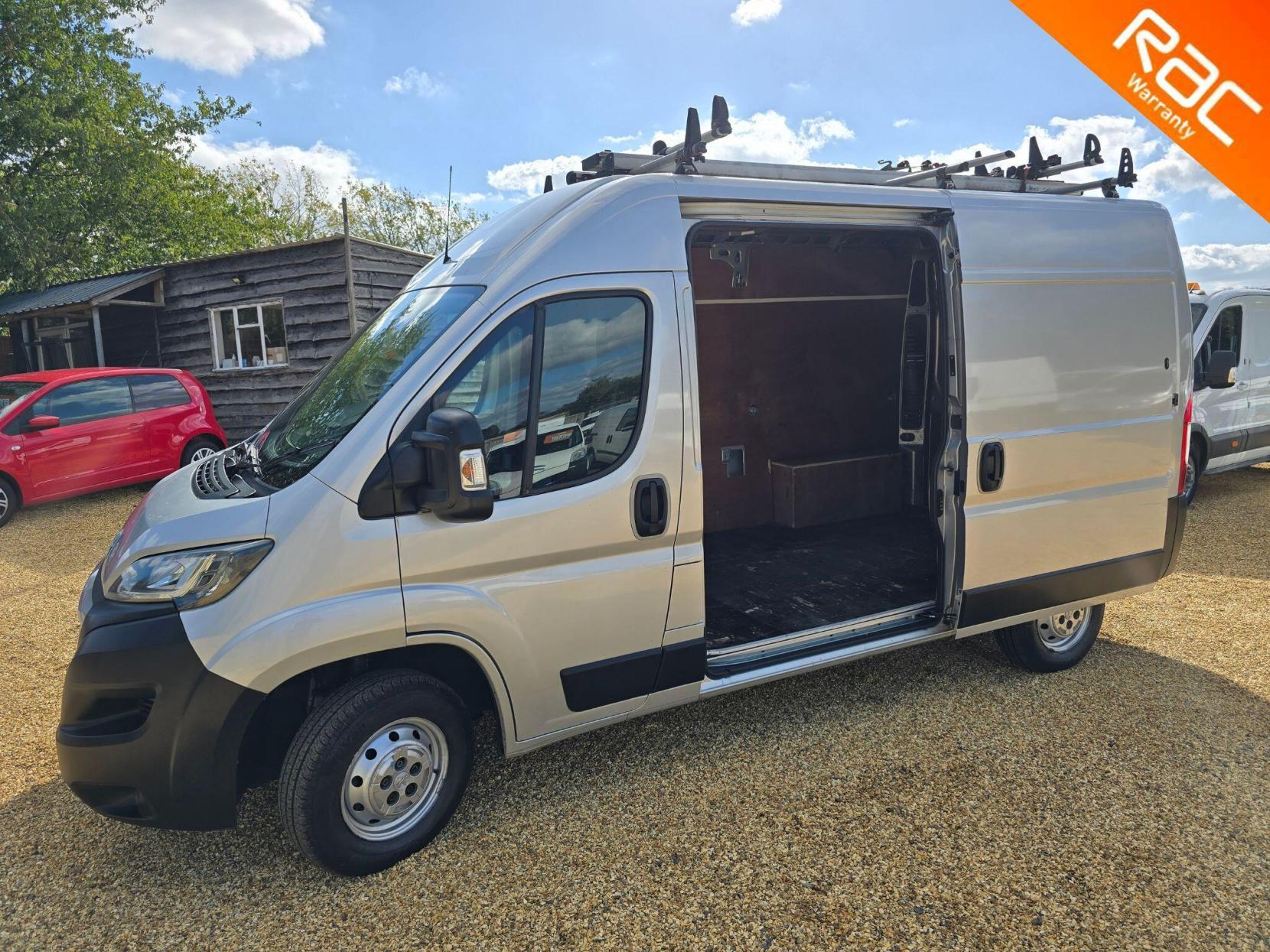 Peugeot Boxer 2.0 BlueHDi 335 Professional L2 H2 Euro 6 5dr