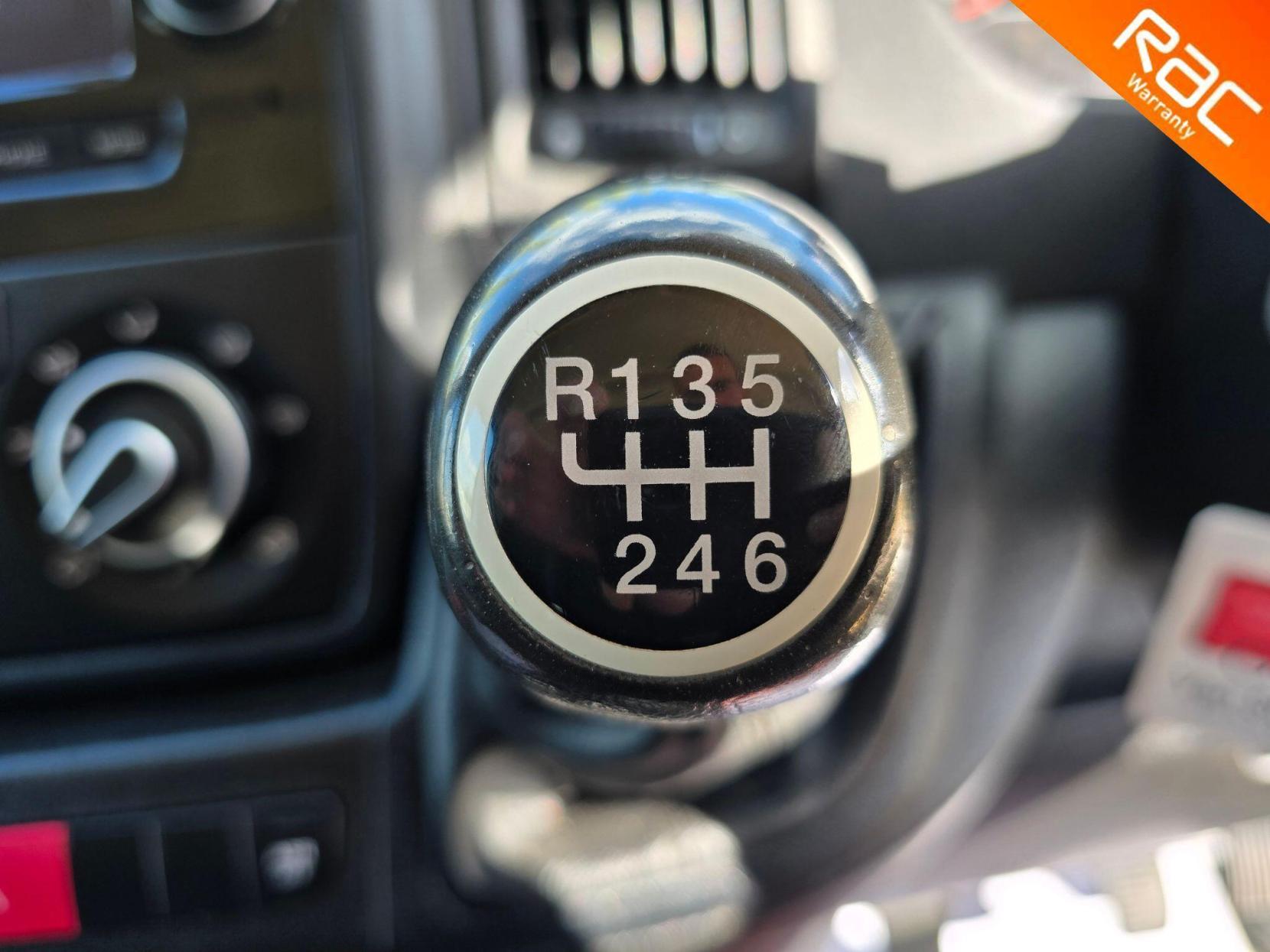 Peugeot Boxer 2.0 BlueHDi 335 Professional L2 H2 Euro 6 5dr