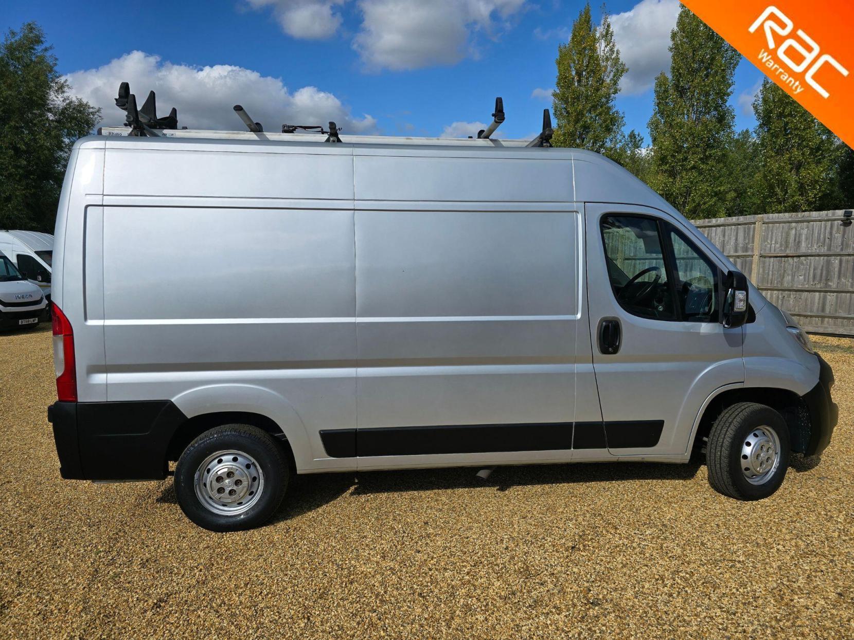 Peugeot Boxer 2.0 BlueHDi 335 Professional L2 H2 Euro 6 5dr