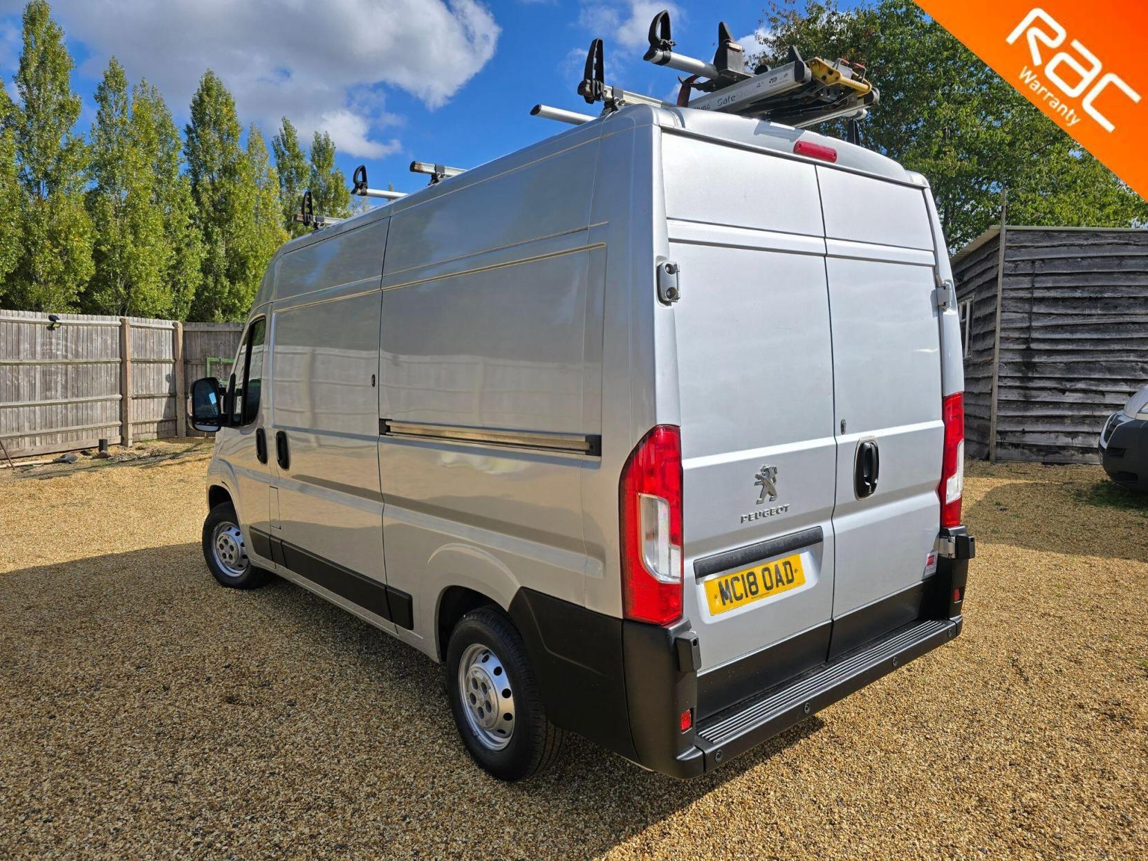 Peugeot Boxer 2.0 BlueHDi 335 Professional L2 H2 Euro 6 5dr