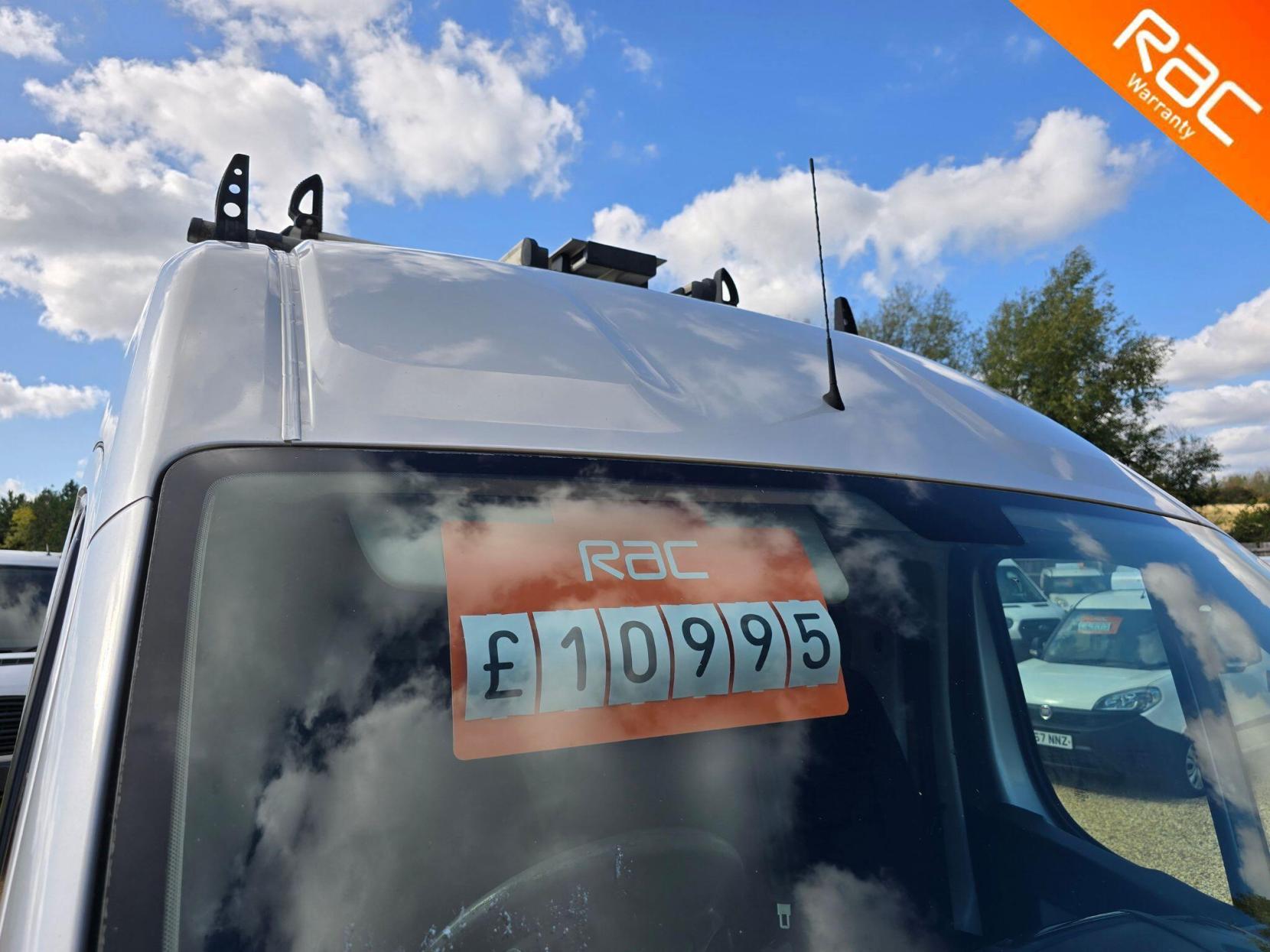 Peugeot Boxer 2.0 BlueHDi 335 Professional L2 H2 Euro 6 5dr