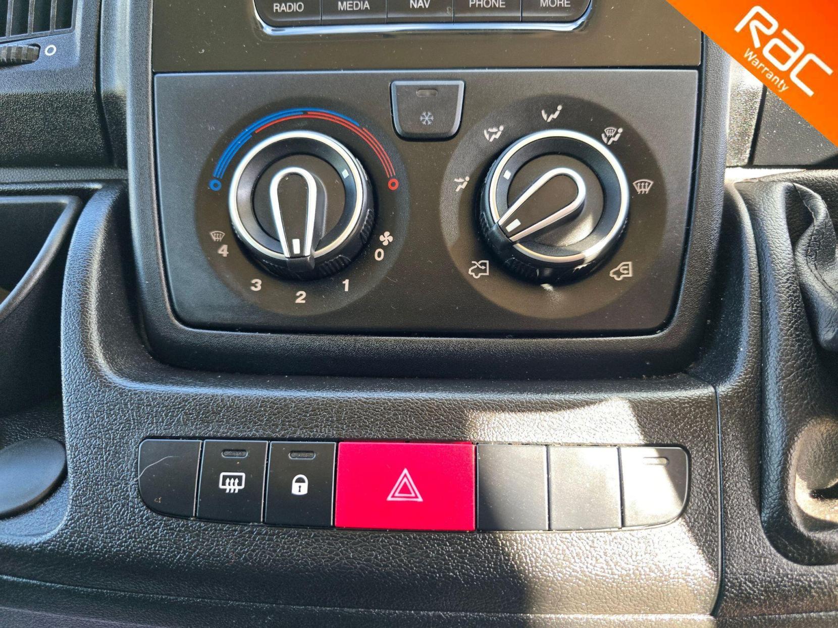 Peugeot Boxer 2.0 BlueHDi 335 Professional L2 H2 Euro 6 5dr