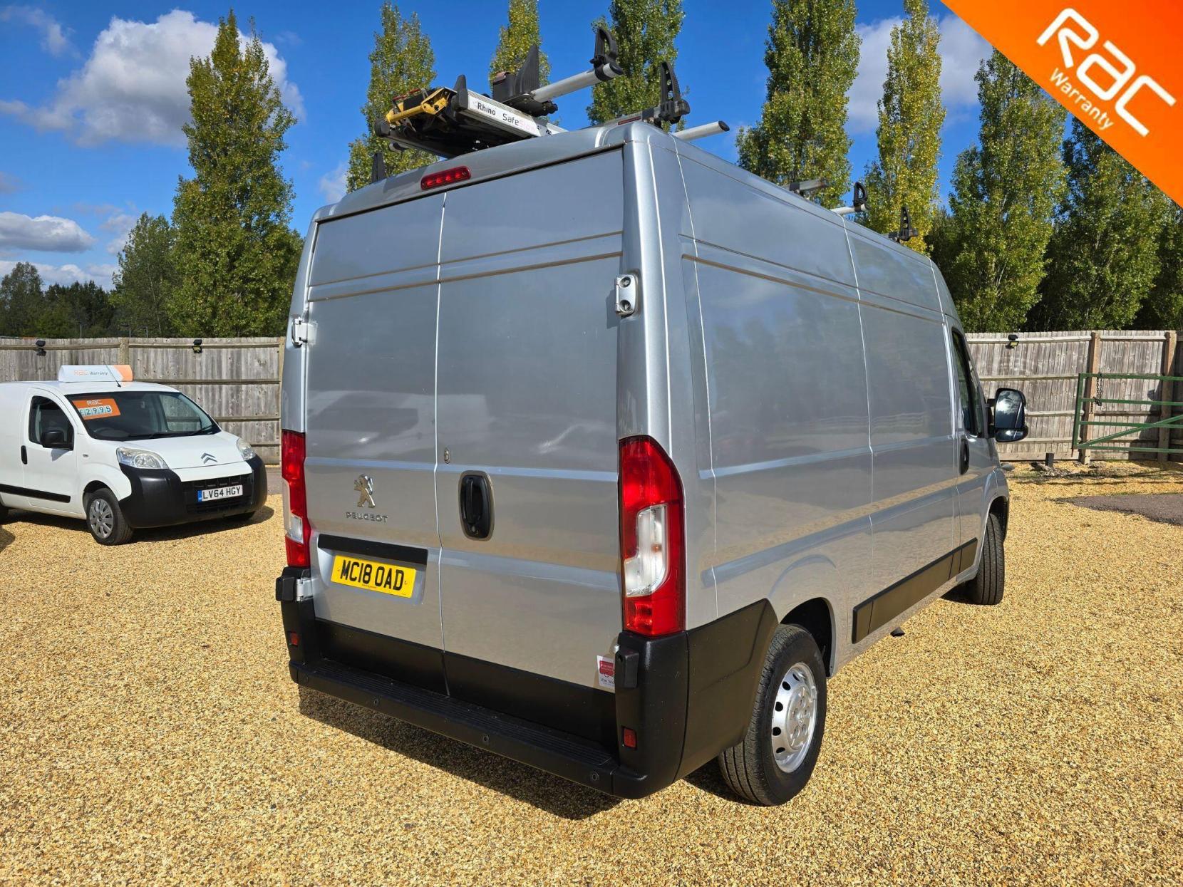 Peugeot Boxer 2.0 BlueHDi 335 Professional L2 H2 Euro 6 5dr