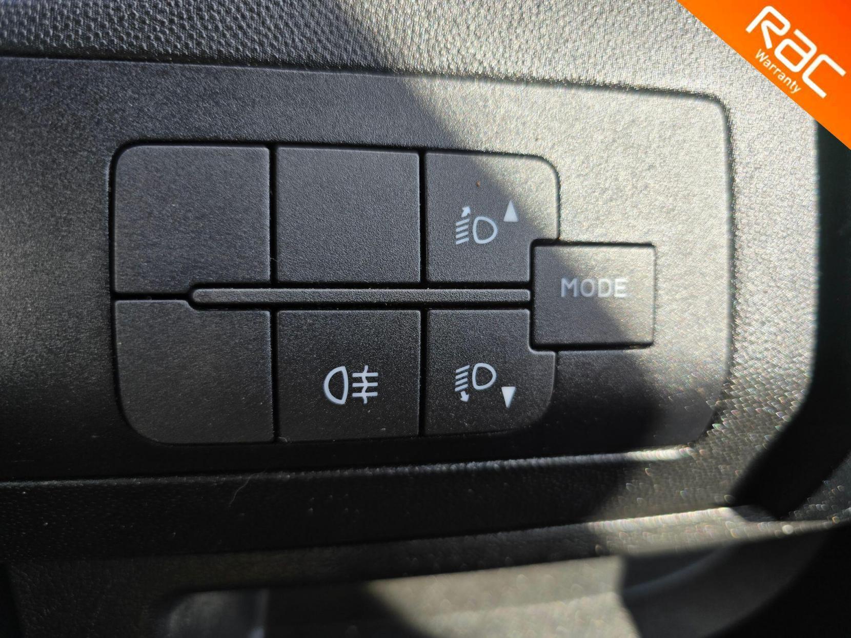 Peugeot Boxer 2.0 BlueHDi 335 Professional L2 H2 Euro 6 5dr