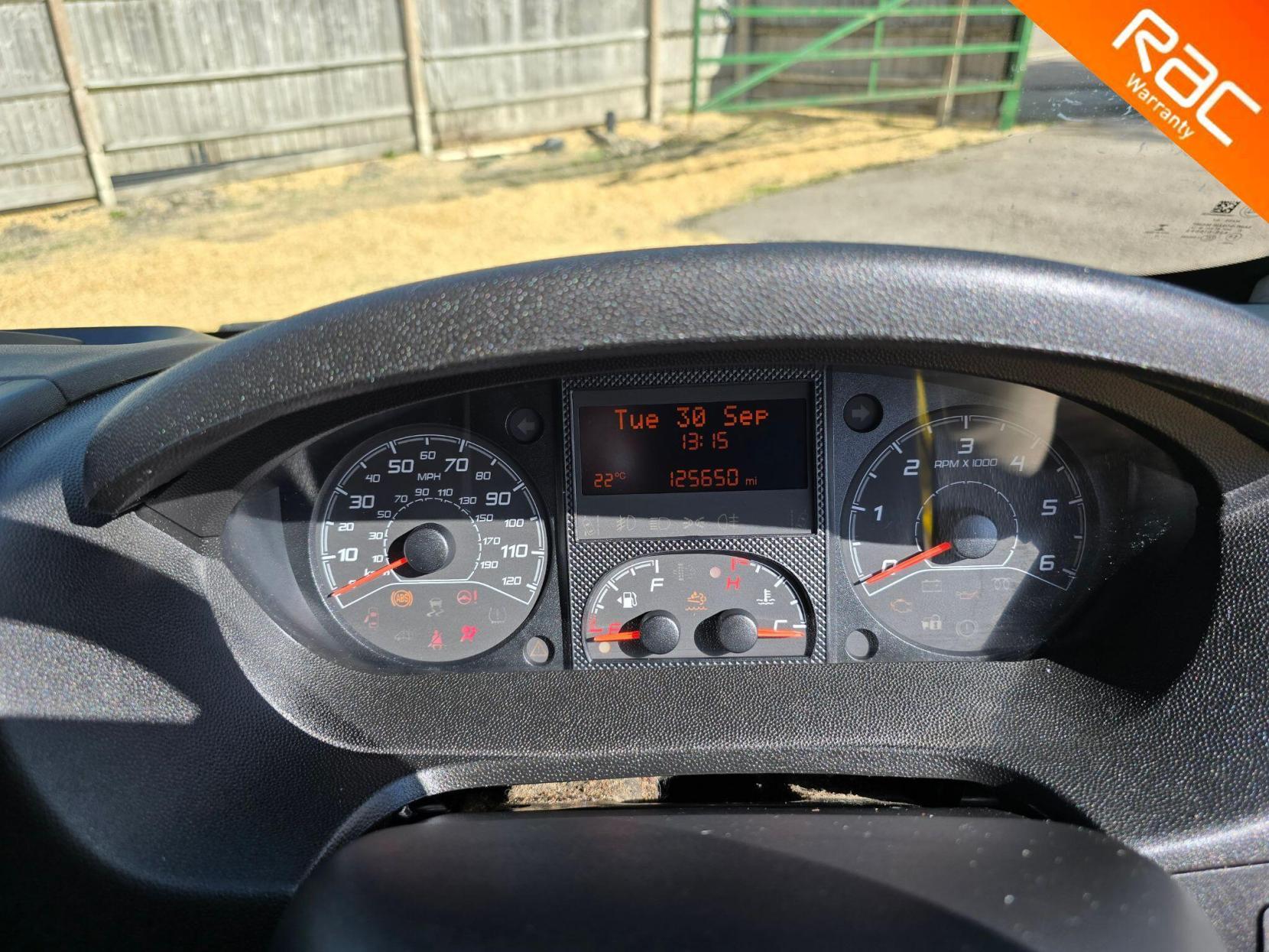 Peugeot Boxer 2.0 BlueHDi 335 Professional L2 H2 Euro 6 5dr