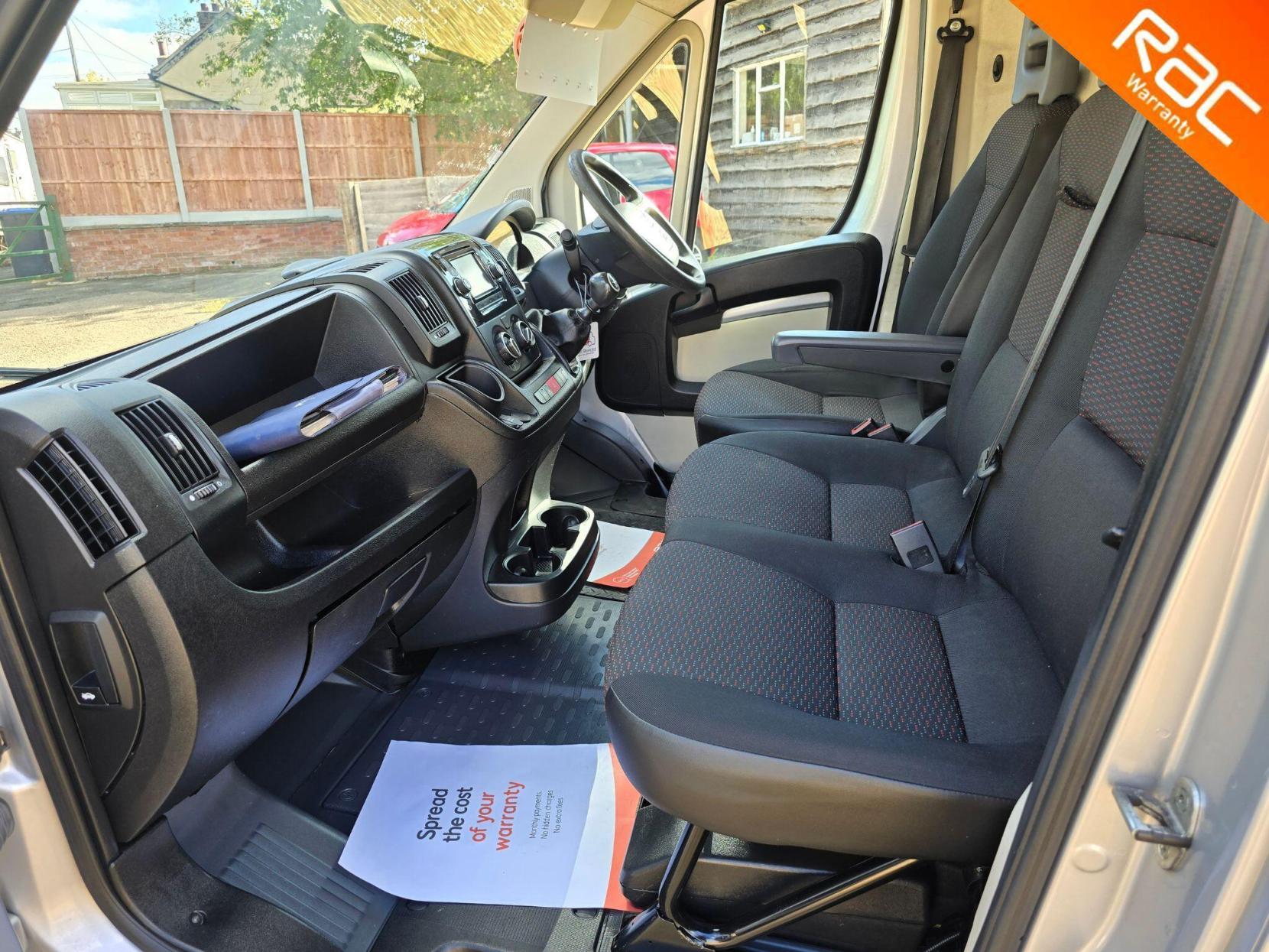 Peugeot Boxer 2.0 BlueHDi 335 Professional L2 H2 Euro 6 5dr