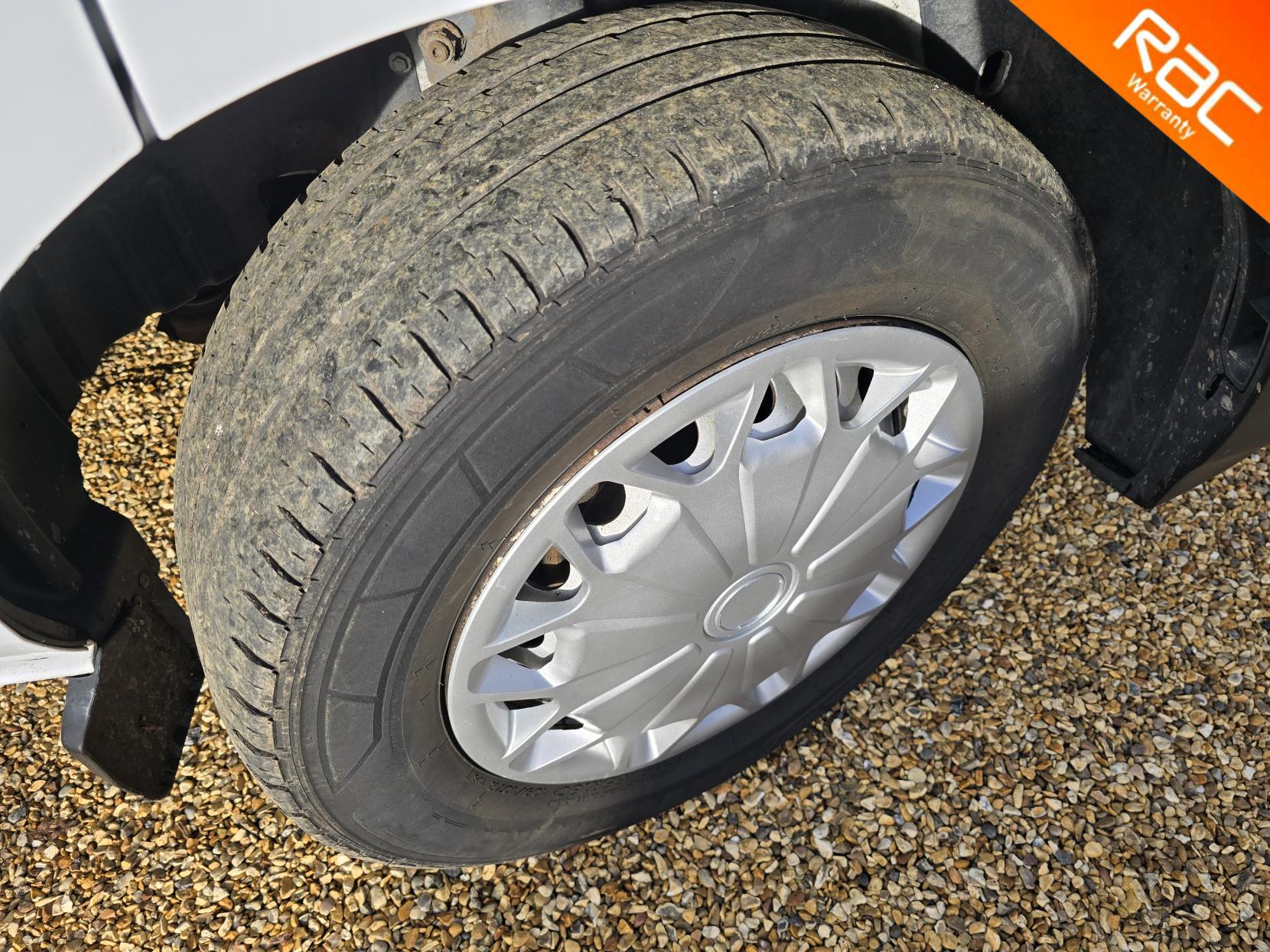 Ford Transit Custom 2.0 320 EcoBlue Leader Panel Van 5dr Diesel Manual L2 H2 Euro 6 (s/s) (105 ps)