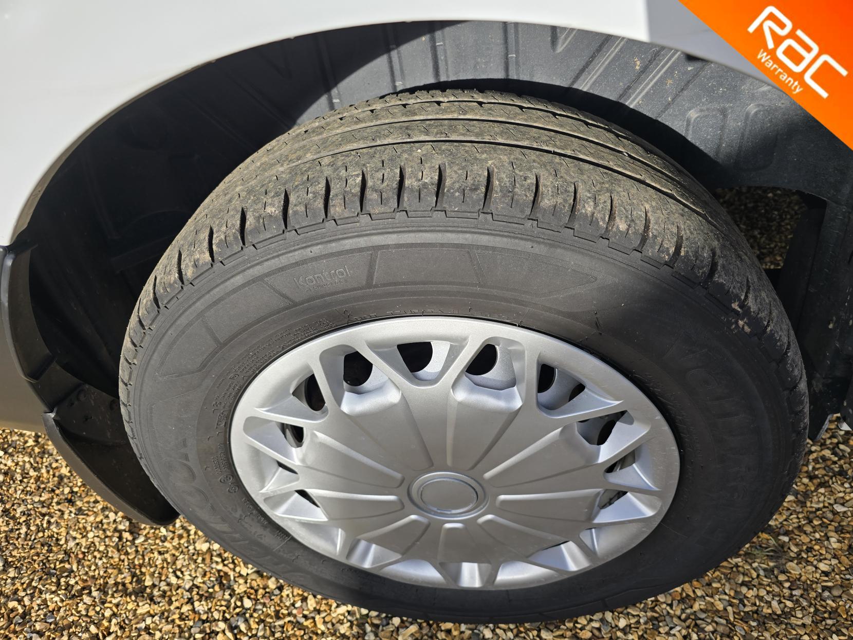 Ford Transit Custom 2.0 320 EcoBlue Leader Panel Van 5dr Diesel Manual L2 H2 Euro 6 (s/s) (105 ps)