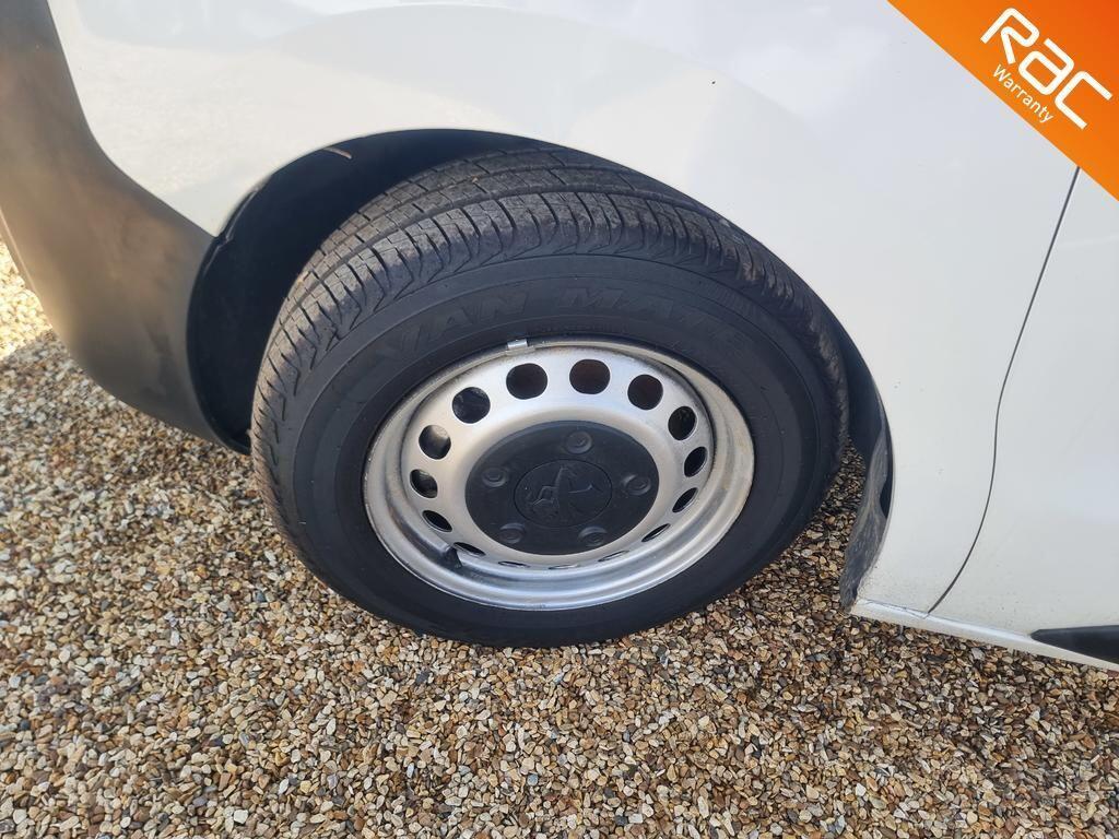 Peugeot Expert 2.0 BlueHDi 1400 Professional Long Panel Van LWB Euro 6 (s/s) 6dr