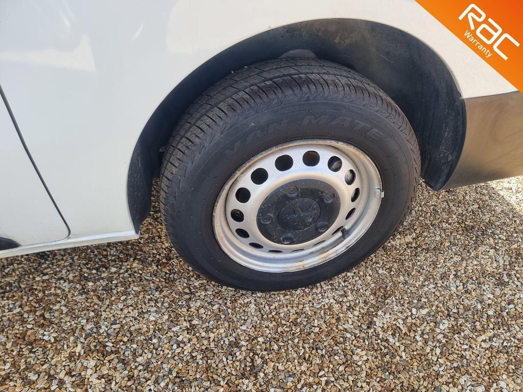 Peugeot Expert 2.0 BlueHDi 1400 Professional Long Panel Van LWB Euro 6 (s/s) 6dr